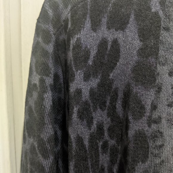 Style & Co Plus Size Animal Print Cardigan - 1X - Picture 3 of 11